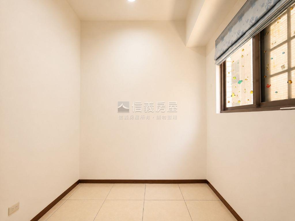 麗寶漂亮三房車位房屋室內格局與周邊環境
