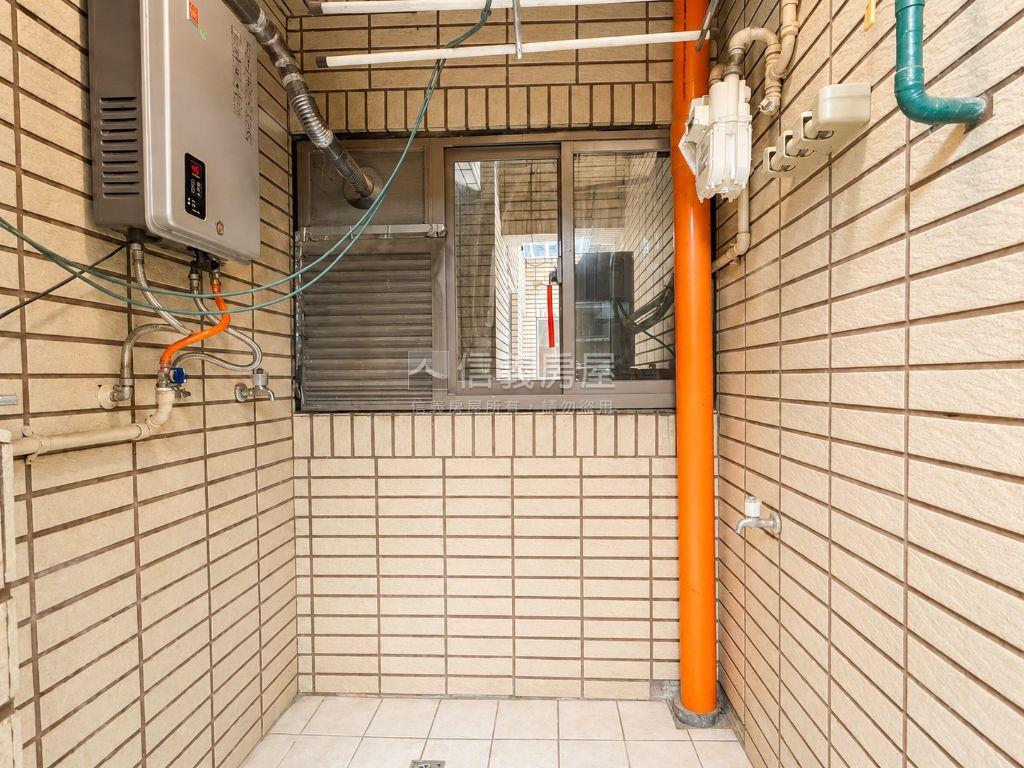 麗寶漂亮三房車位房屋室內格局與周邊環境