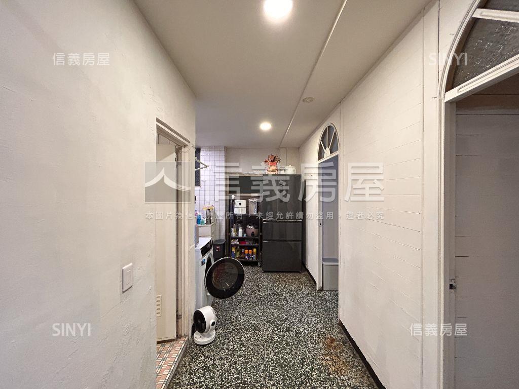 面公園稀有二樓房屋室內格局與周邊環境