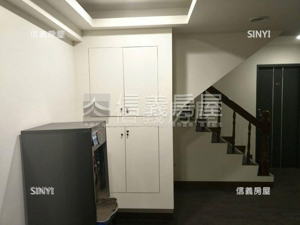 西屯路逢甲黃金樓店附平車房屋室內格局與周邊環境