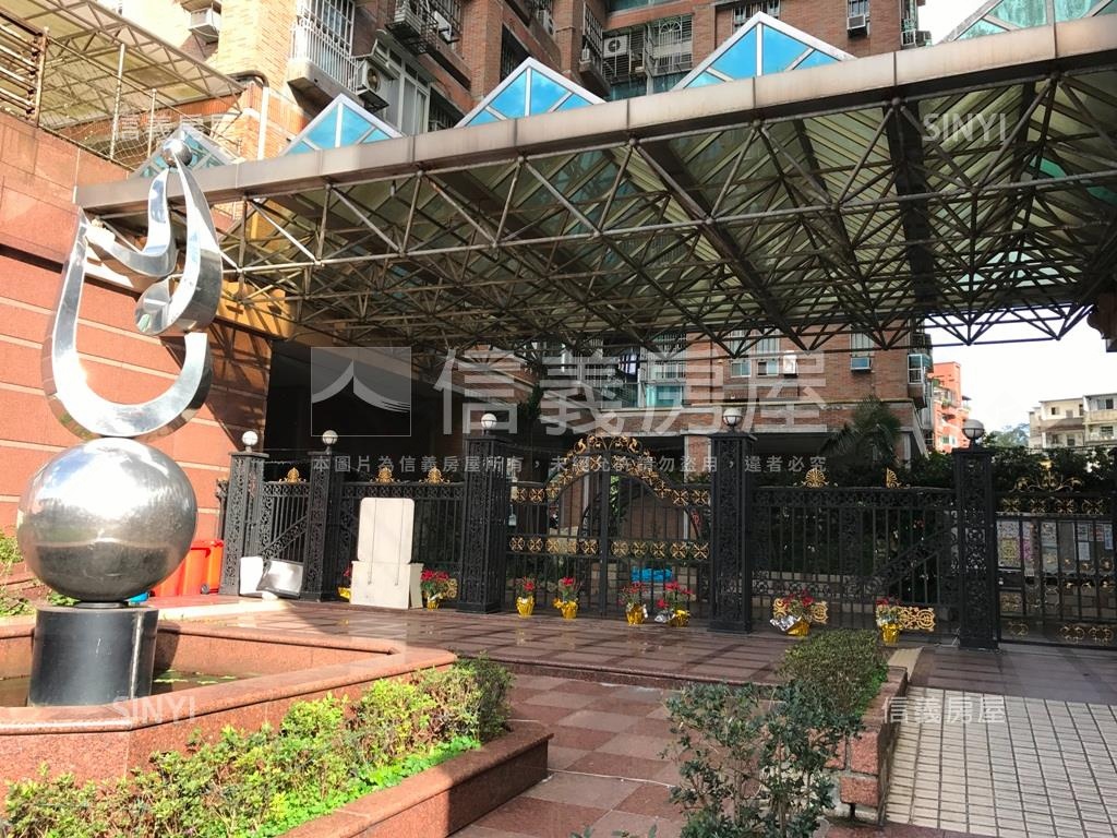 摩登家庭景觀美屋房屋室內格局與周邊環境