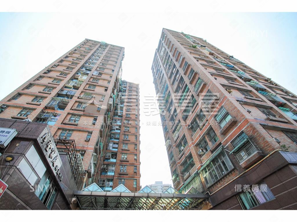 摩登家庭景觀美屋房屋室內格局與周邊環境