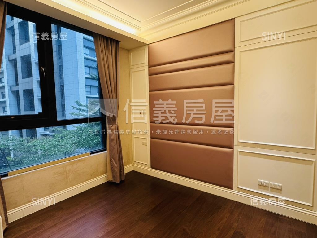 紐約時尚樹景美屋房屋室內格局與周邊環境