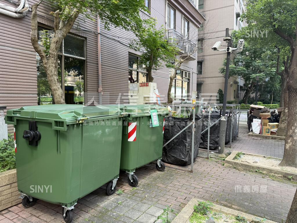 當代心花開三房車位房屋室內格局與周邊環境
