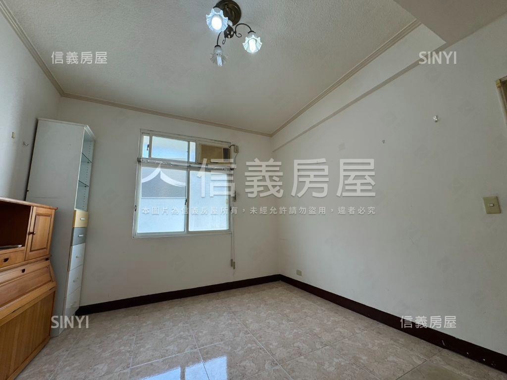劍潭捷運方正３樓珠寶盒房屋室內格局與周邊環境