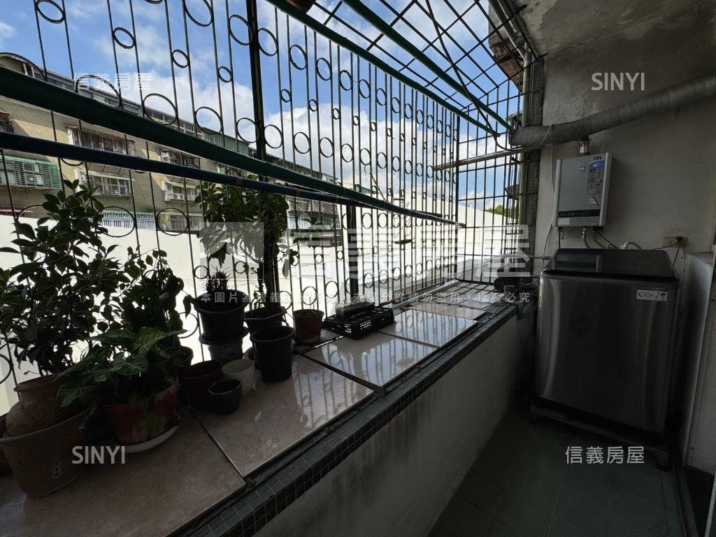 劍潭捷運方正３樓珠寶盒房屋室內格局與周邊環境