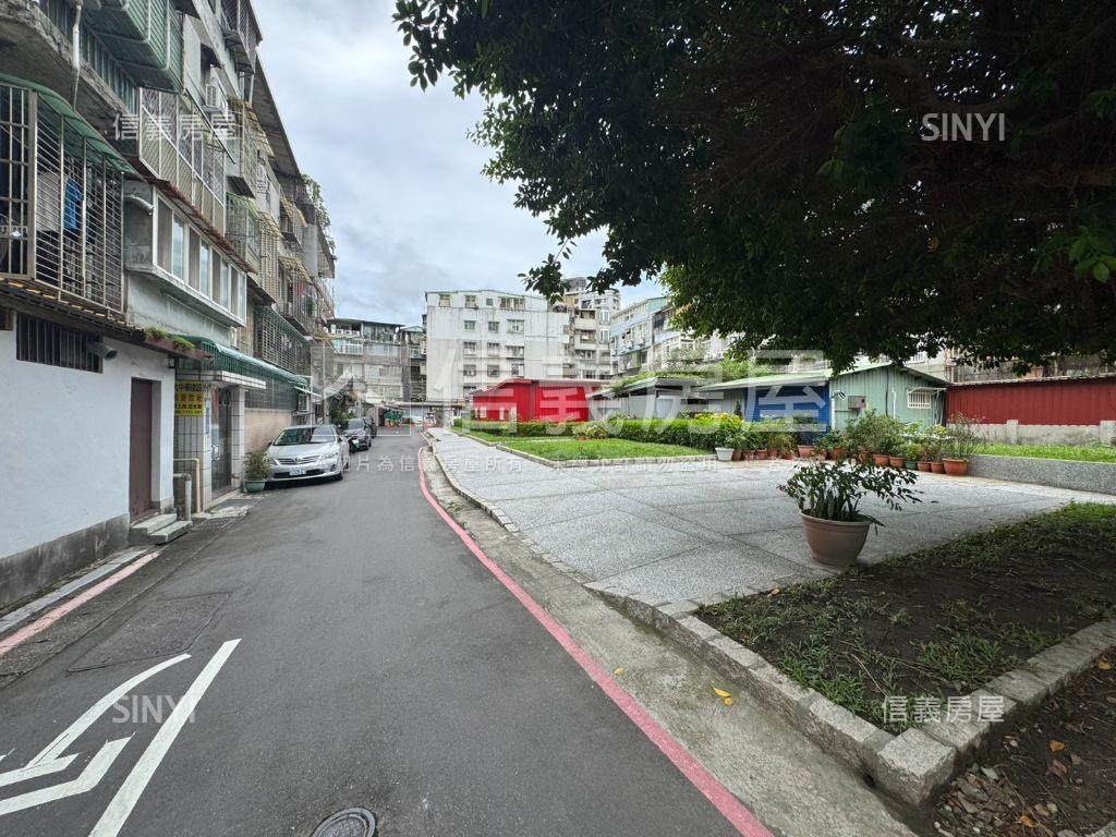 劍潭捷運方正３樓珠寶盒房屋室內格局與周邊環境