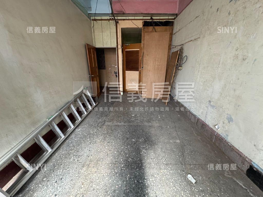 新樹正馬路金透天店面房屋室內格局與周邊環境