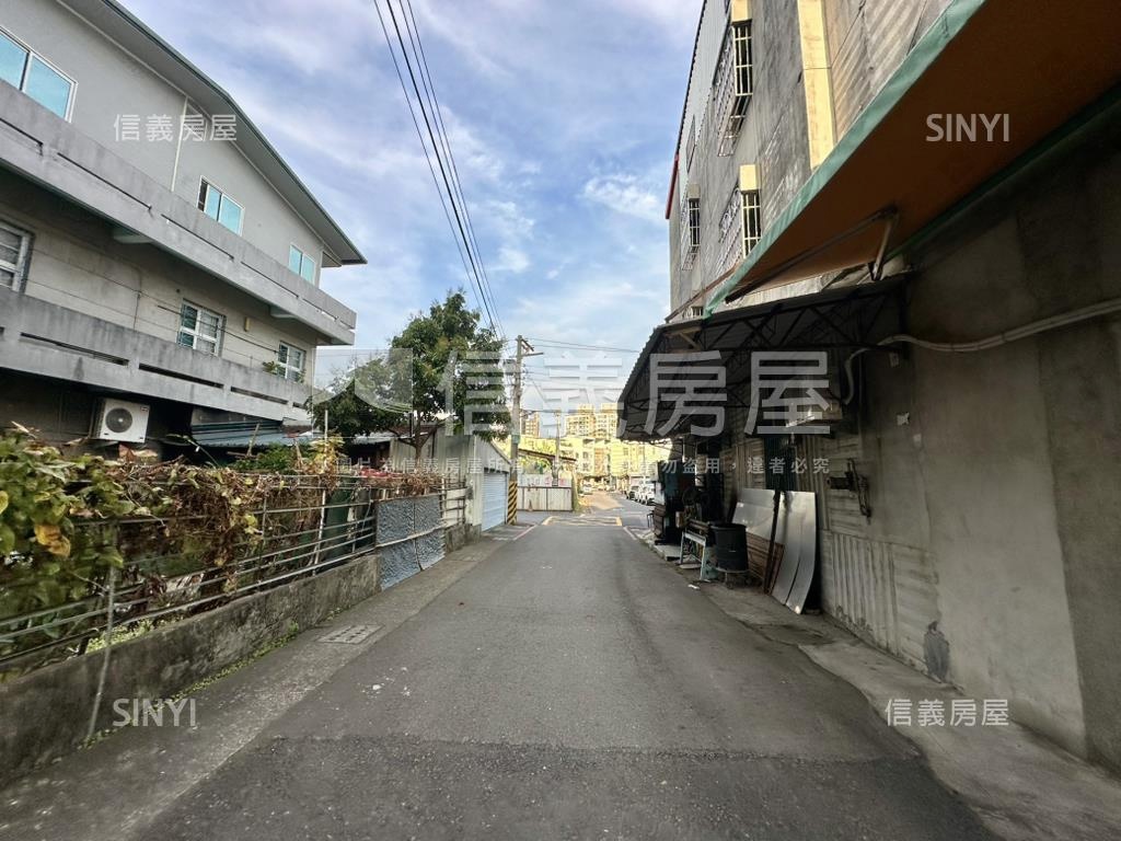 近全聯牛稠埔好停車透天房屋室內格局與周邊環境