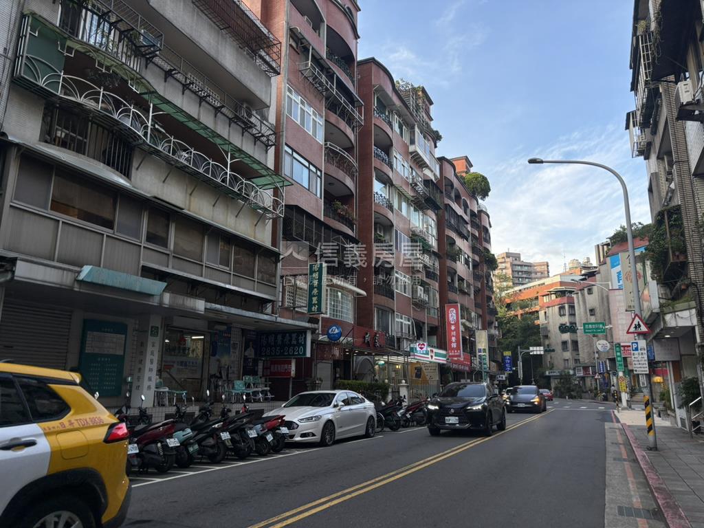 大面寬純一樓店面房屋室內格局與周邊環境