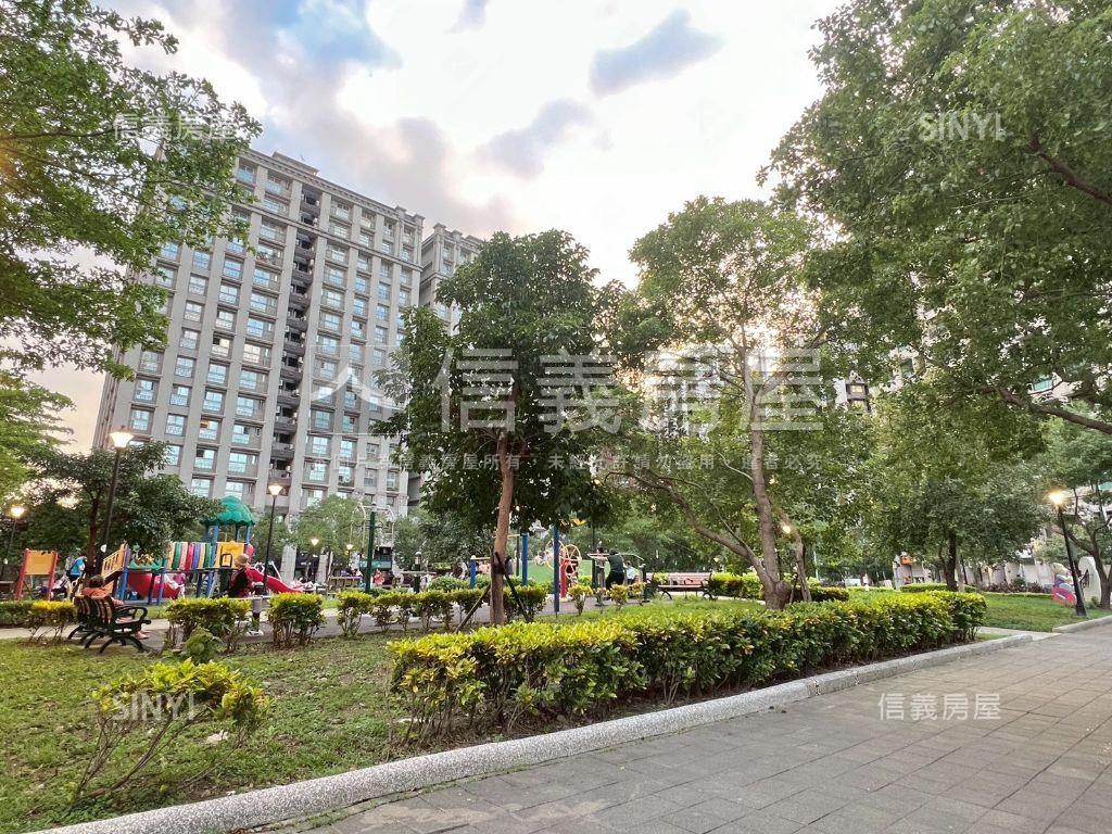 專任伯爵花園金店面房屋室內格局與周邊環境