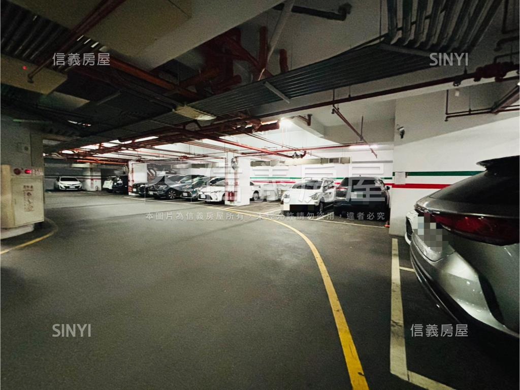 敦品稀有坡道平面車位釋出房屋室內格局與周邊環境