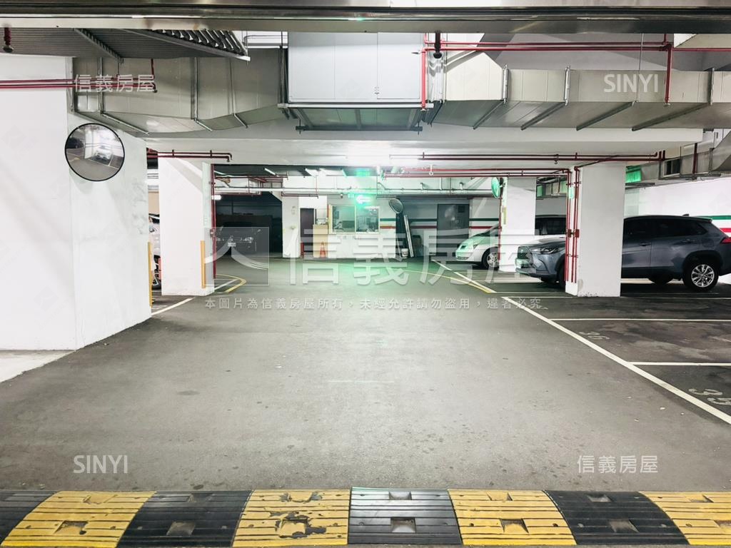 敦品稀有坡道平面車位釋出房屋室內格局與周邊環境