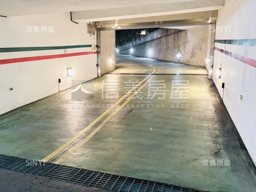 敦品稀有坡道平面車位釋出房屋室內格局與周邊環境
