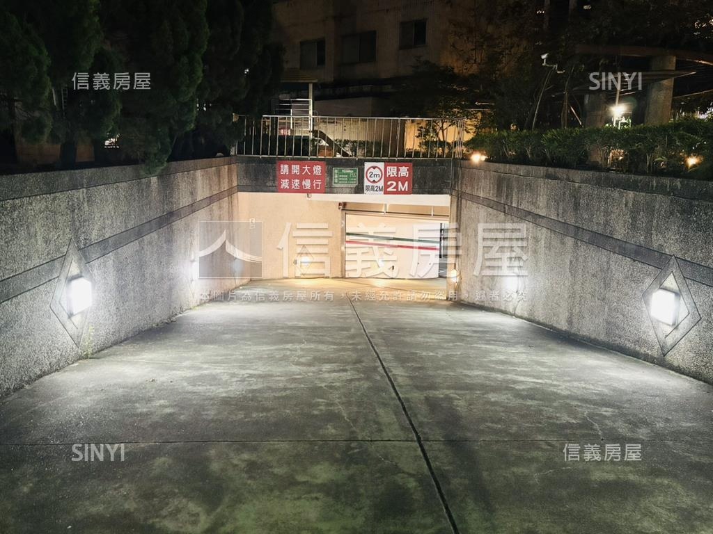 敦品稀有坡道平面車位釋出房屋室內格局與周邊環境