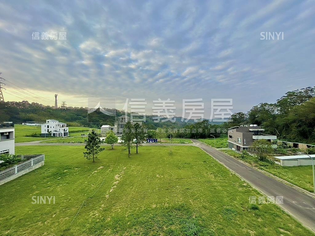 近園區萊茵山莊全新別墅房屋室內格局與周邊環境