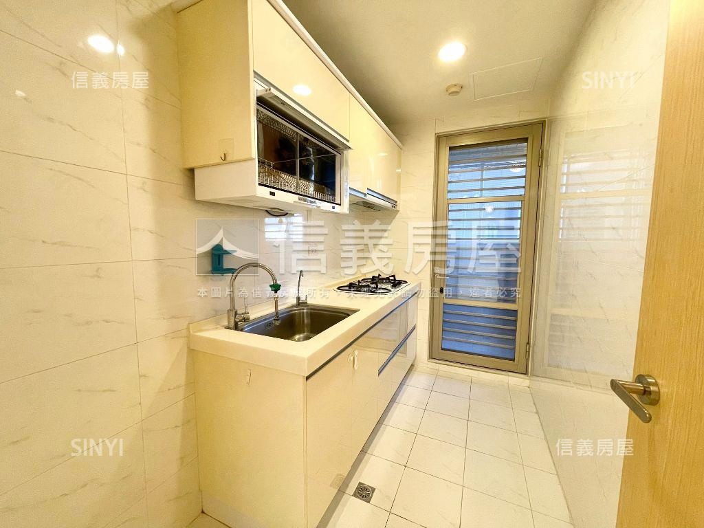 南方之星☆亮麗邊間２房房屋室內格局與周邊環境