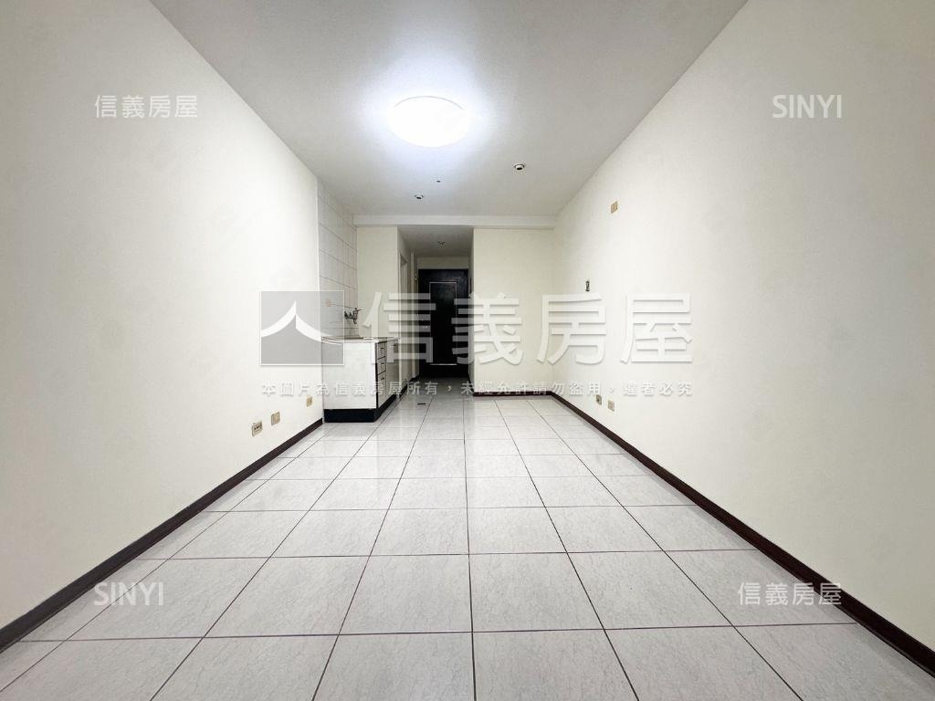 專任西區城市經典陽台套房房屋室內格局與周邊環境
