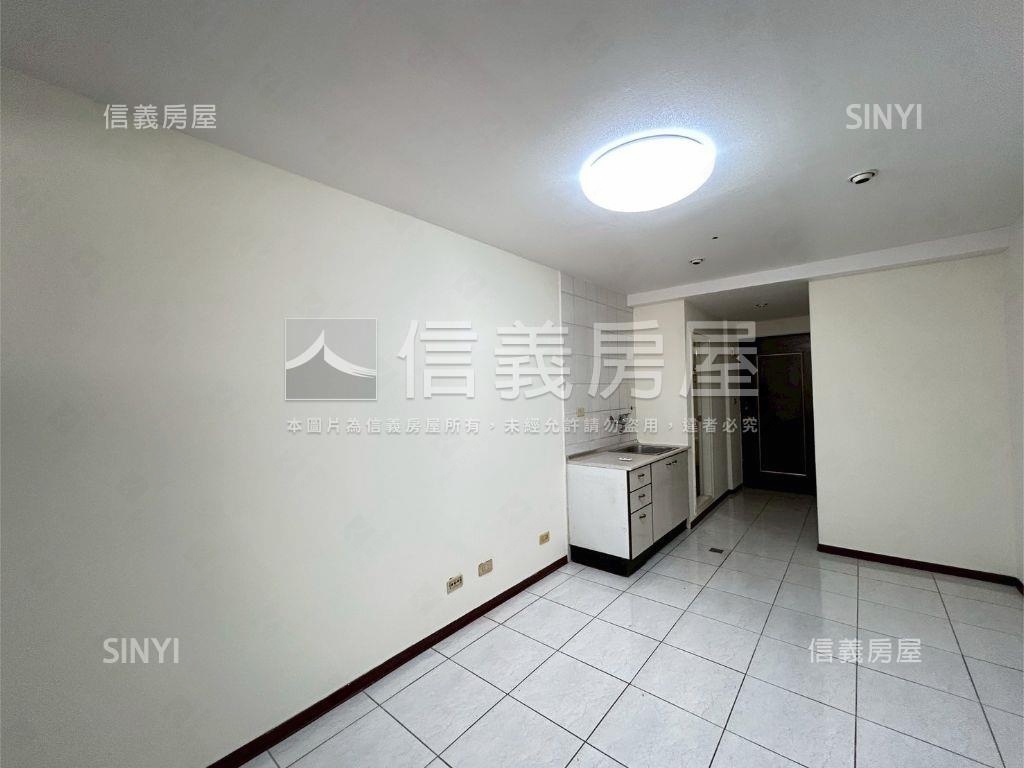 專任西區城市經典陽台套房房屋室內格局與周邊環境
