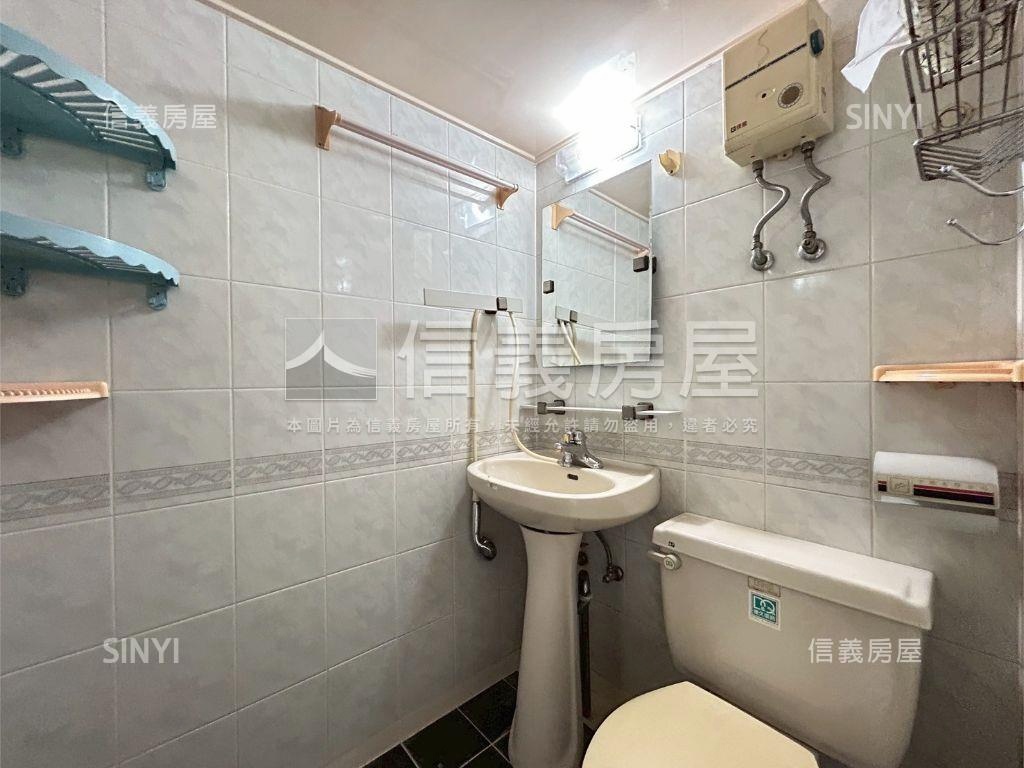 專任西區城市經典陽台套房房屋室內格局與周邊環境