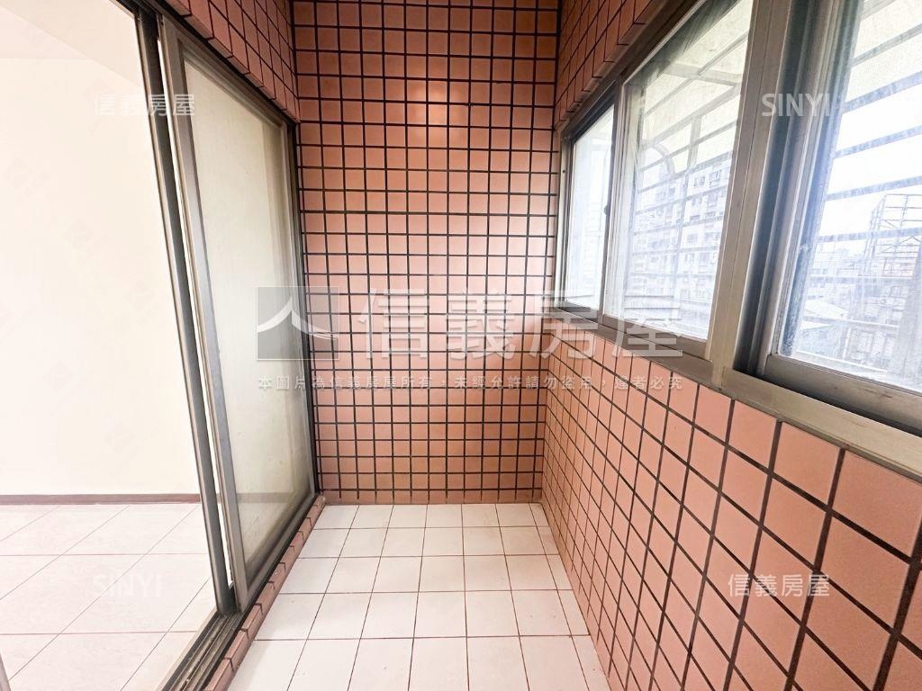 專任西區城市經典陽台套房房屋室內格局與周邊環境