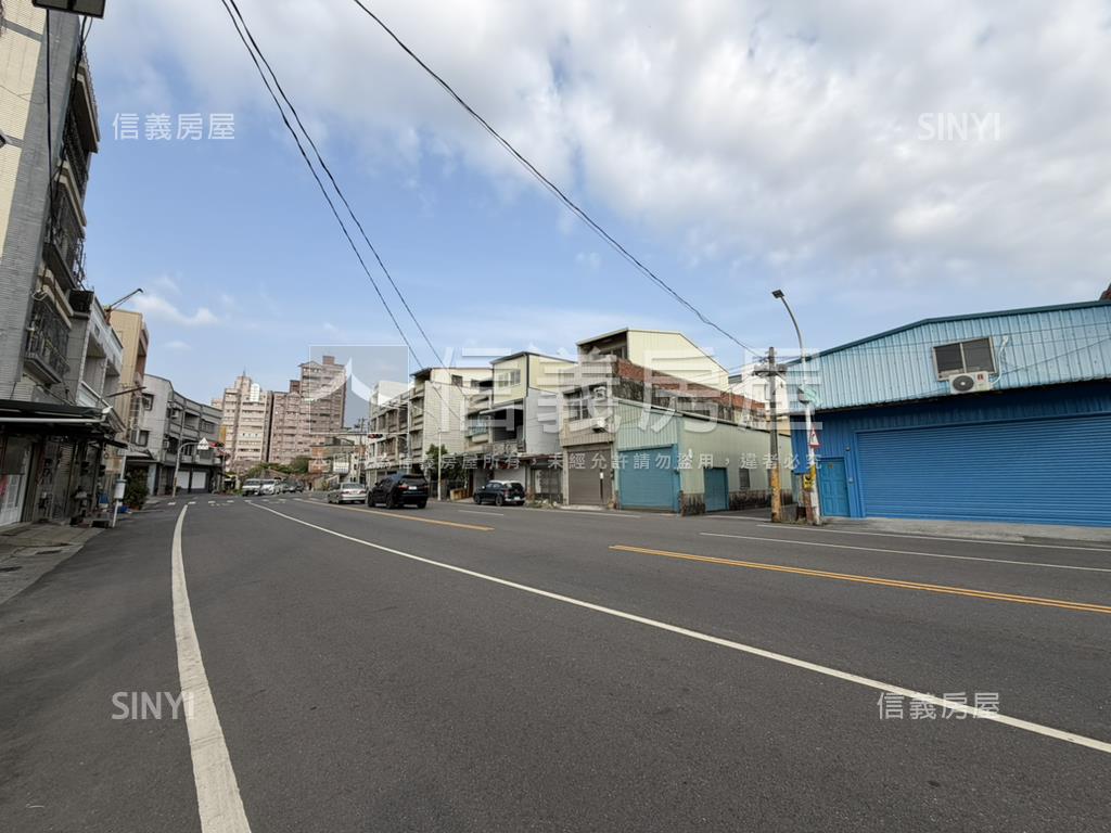 橋頭正路旁大地坪透天１房屋室內格局與周邊環境