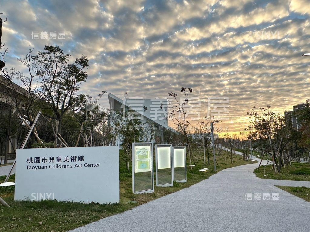 青埔Ａ１９晶璽兩房兩衛房屋室內格局與周邊環境
