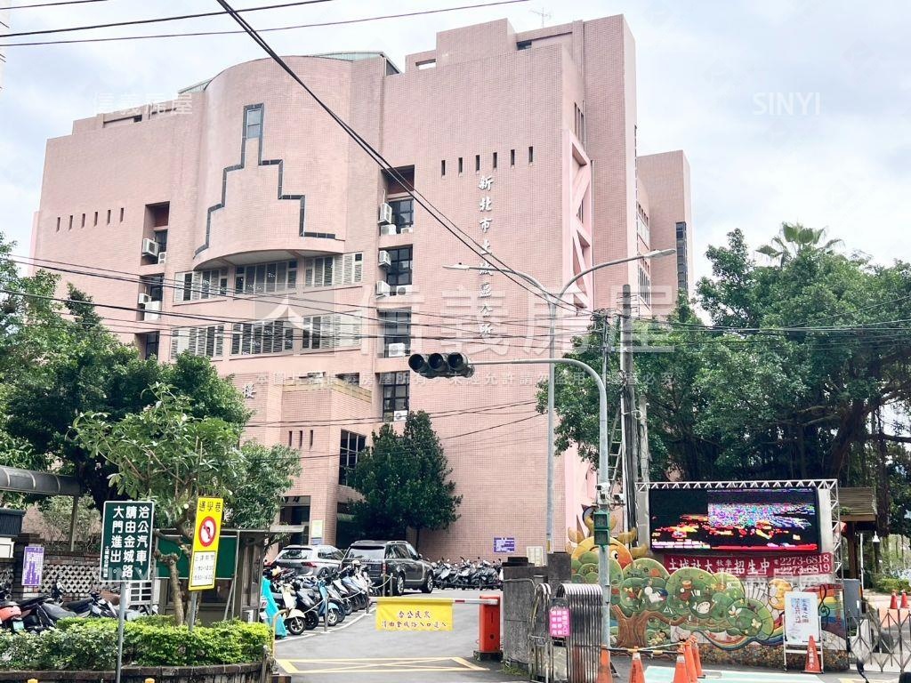 買方服務費１％近捷運兩房房屋室內格局與周邊環境
