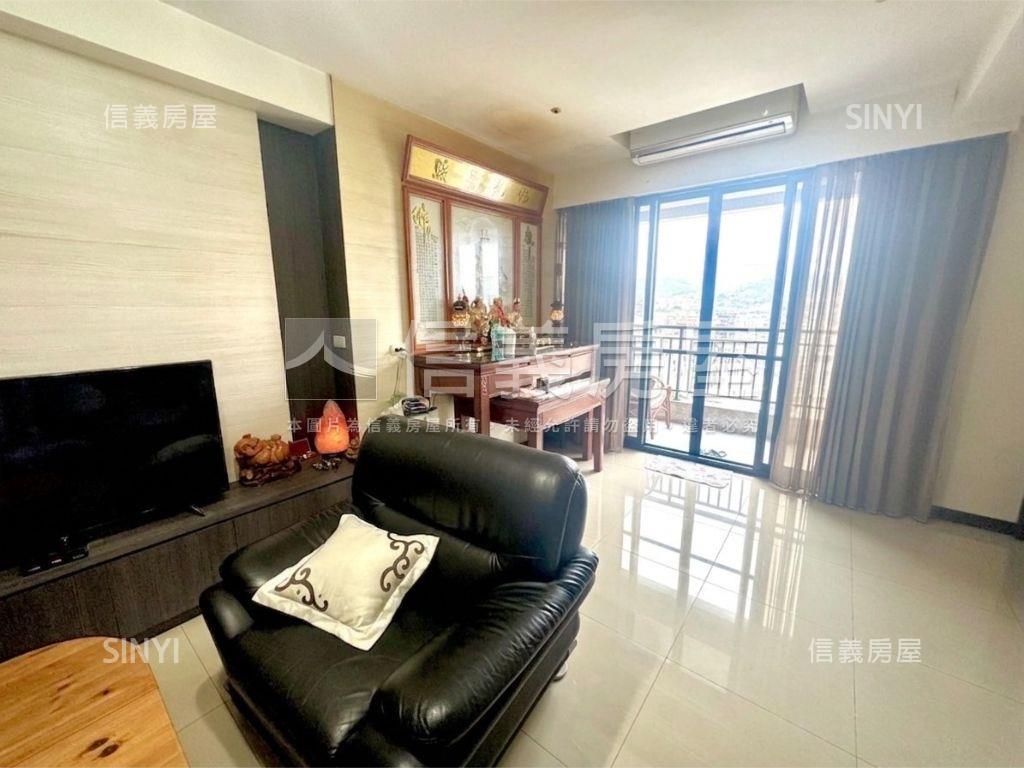 屋主誠售出價談十期四房房屋室內格局與周邊環境