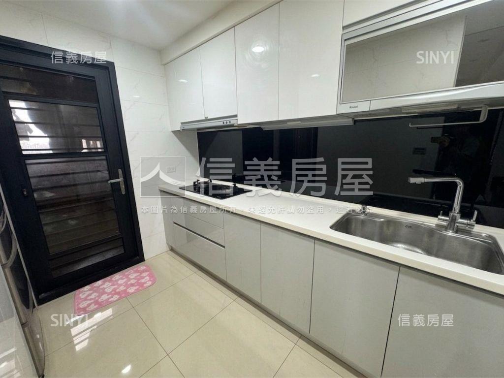 屋主誠售出價談十期四房房屋室內格局與周邊環境