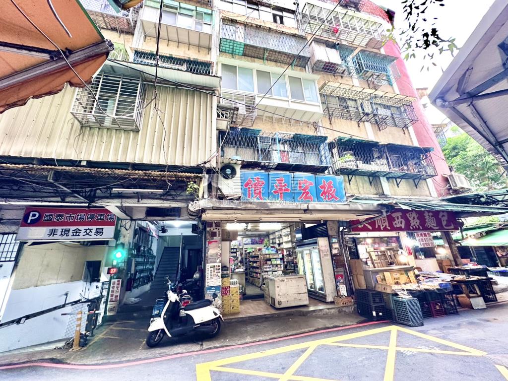 國泰小資美裝潢三樓房屋室內格局與周邊環境