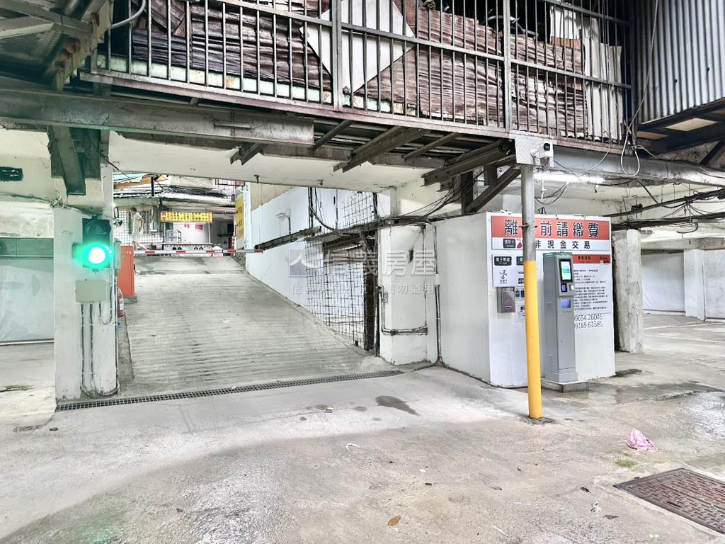 國泰小資美裝潢三樓房屋室內格局與周邊環境
