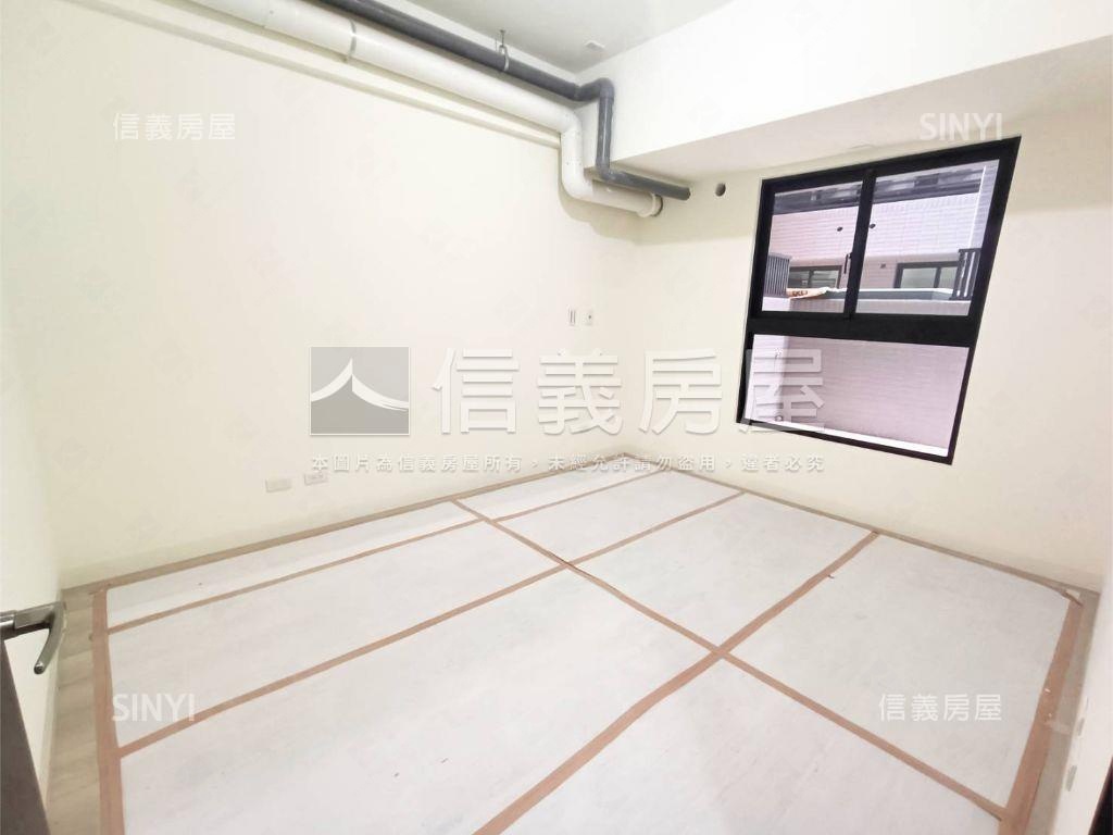 三鐵特區露臺優質二房車位房屋室內格局與周邊環境