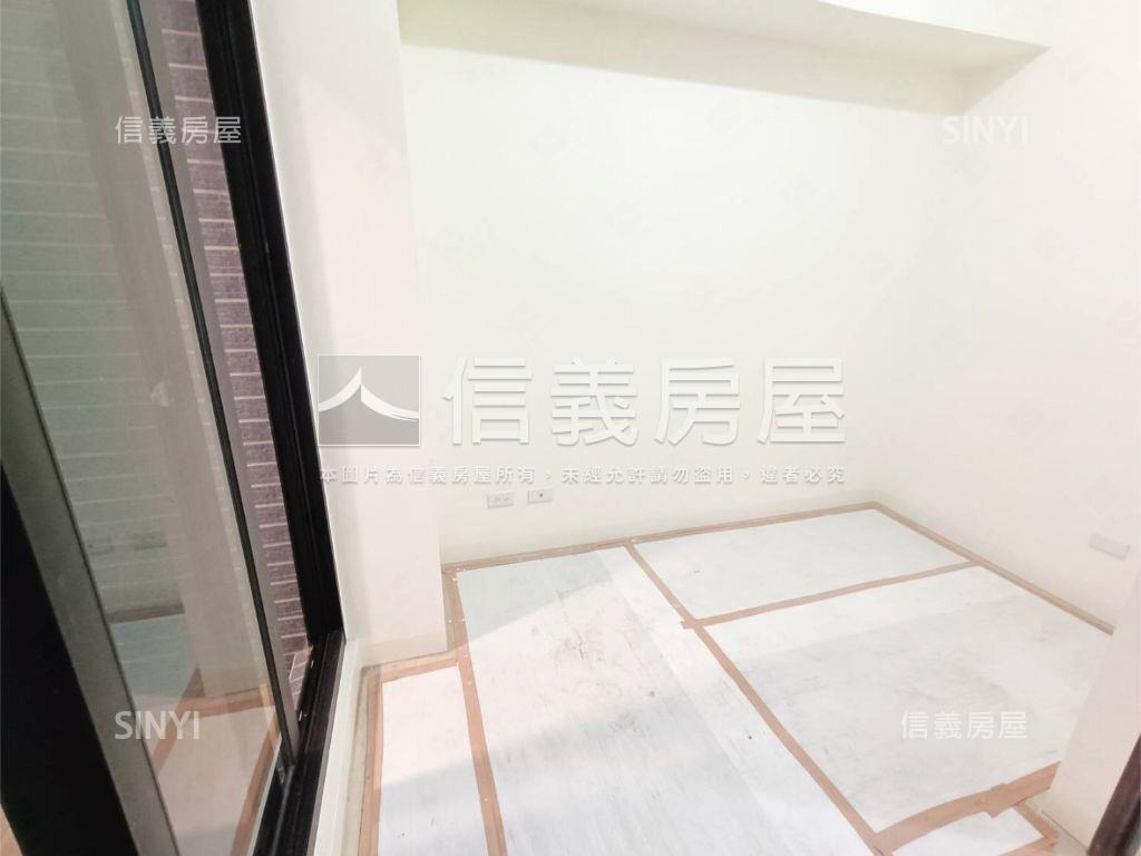 三鐵特區露臺優質二房車位房屋室內格局與周邊環境