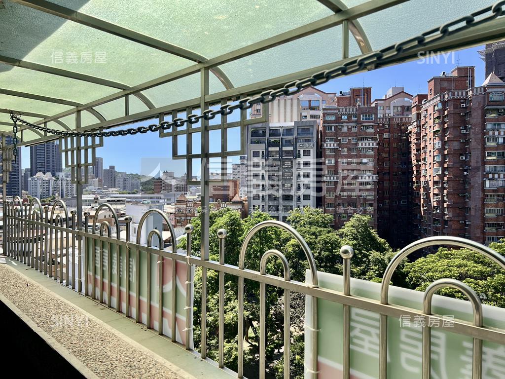鎮京殿正面公園平車四房房屋室內格局與周邊環境