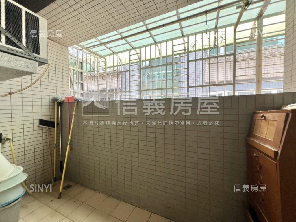 專任永和頂溪捷運峰閣三房房屋室內格局與周邊環境