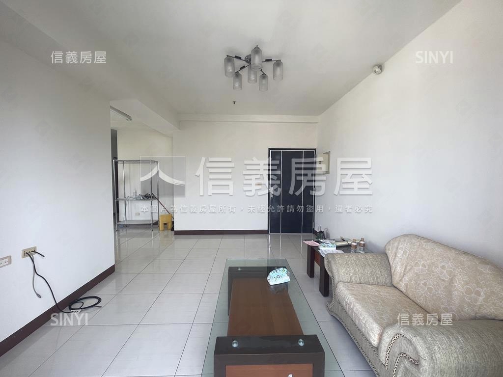 巨蛋．悅讀星光首排２＋１房屋室內格局與周邊環境