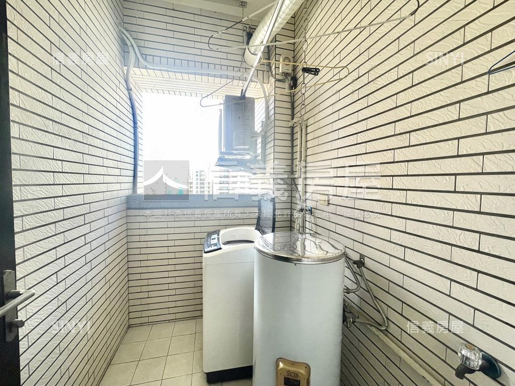 巨蛋．悅讀星光首排２＋１房屋室內格局與周邊環境