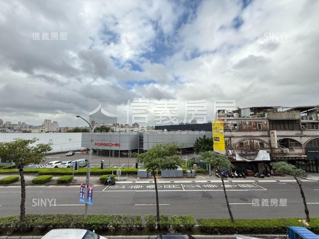 近頭前庄捷運中正醒目透天房屋室內格局與周邊環境