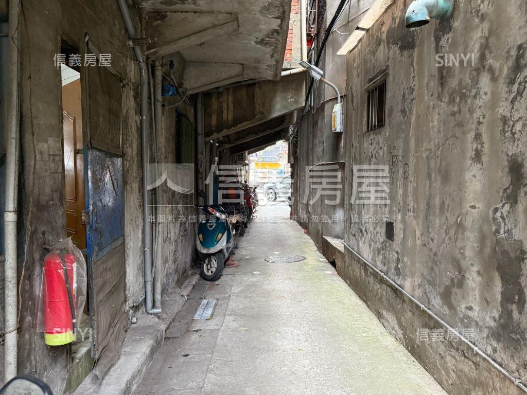 近頭前庄捷運中正醒目透天房屋室內格局與周邊環境