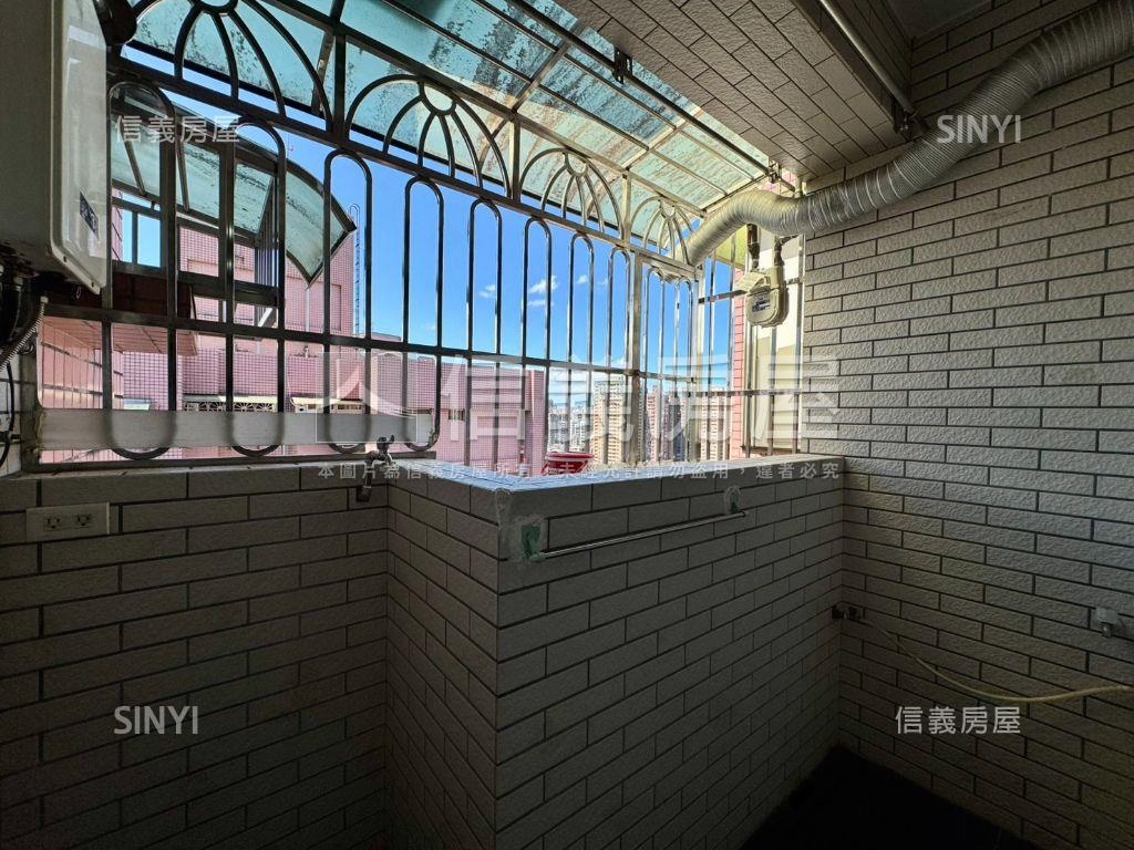 景安高樓邊間大兩房房屋室內格局與周邊環境