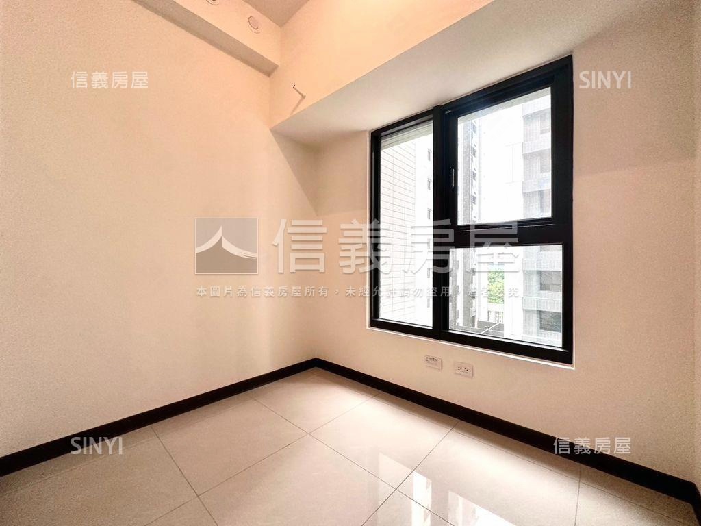 仁義重劃區三房車位房屋室內格局與周邊環境