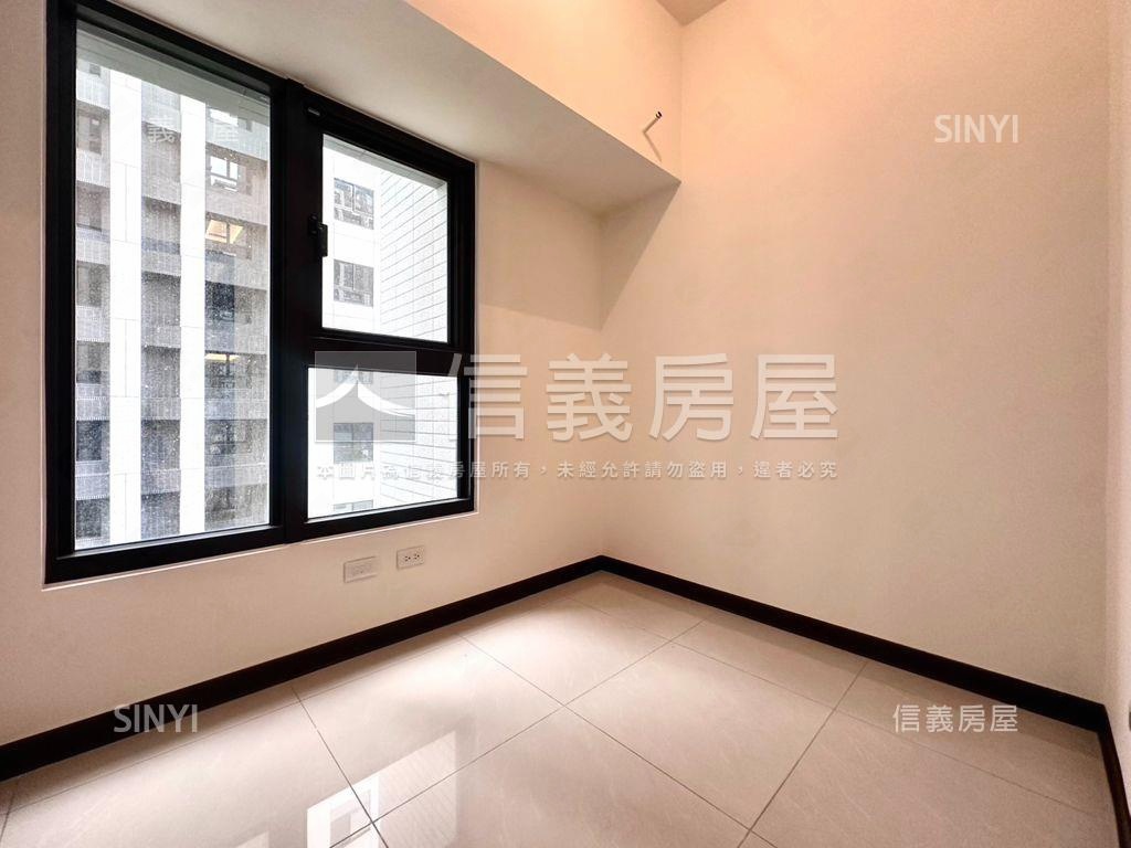 仁義重劃區三房車位房屋室內格局與周邊環境