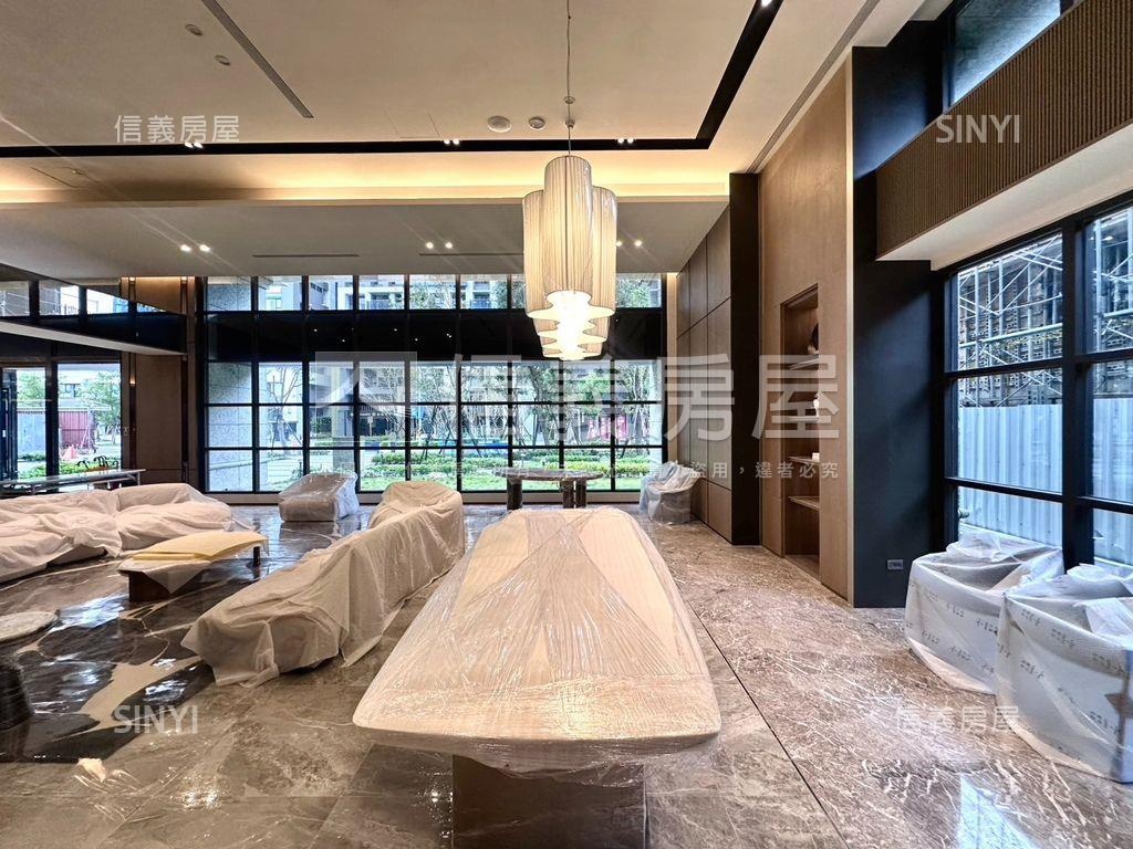 仁義重劃區三房車位房屋室內格局與周邊環境