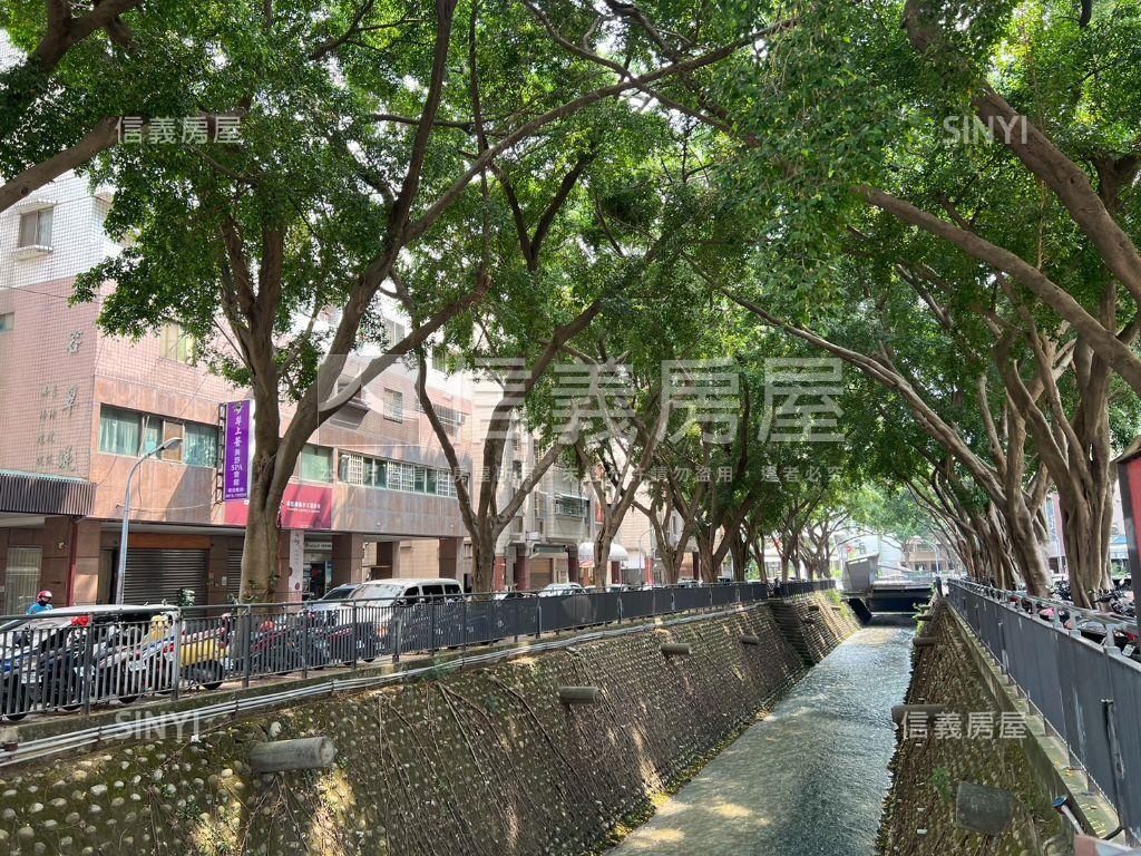 大墩十九街大面寬稀有角店房屋室內格局與周邊環境