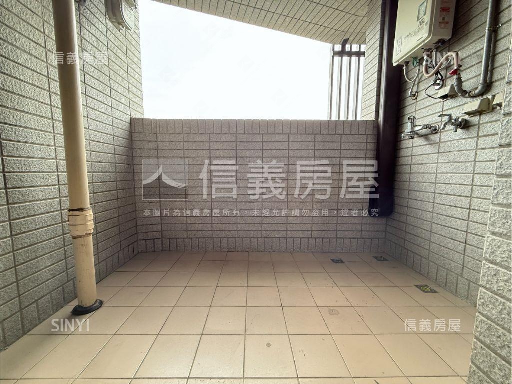 新碩華御）電梯２房高樓景房屋室內格局與周邊環境