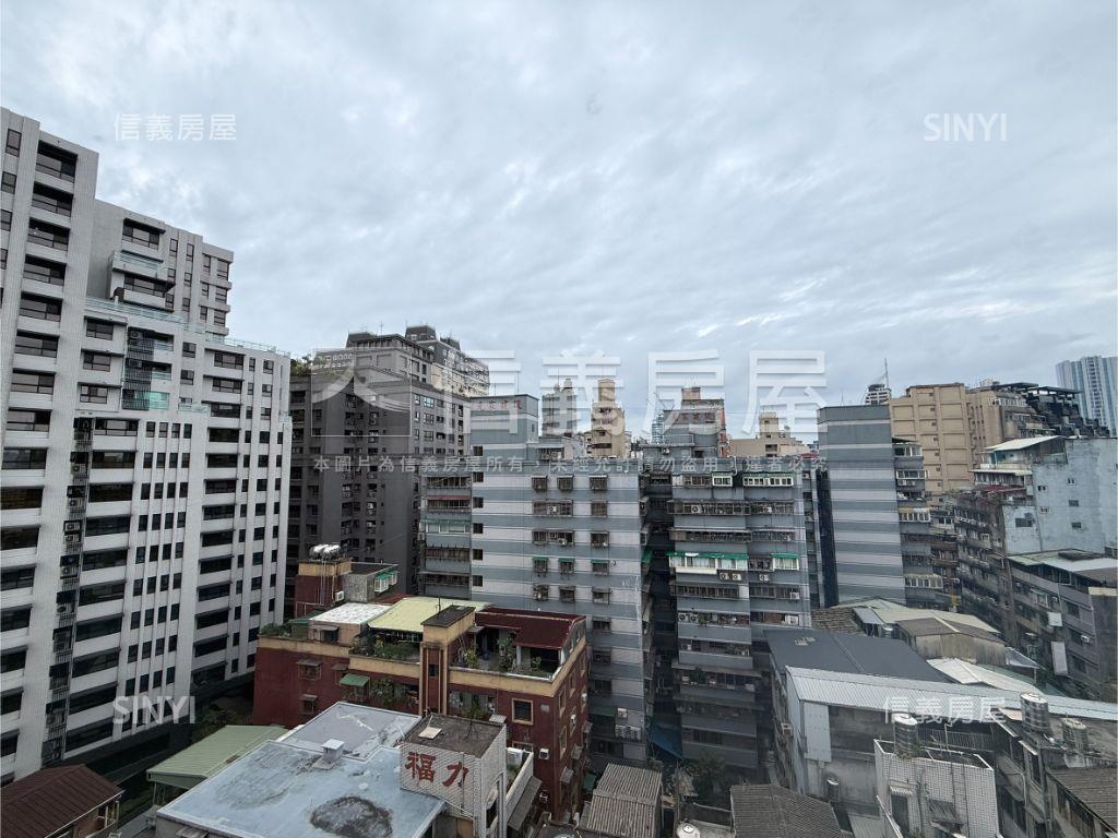 新碩華御）電梯２房高樓景房屋室內格局與周邊環境