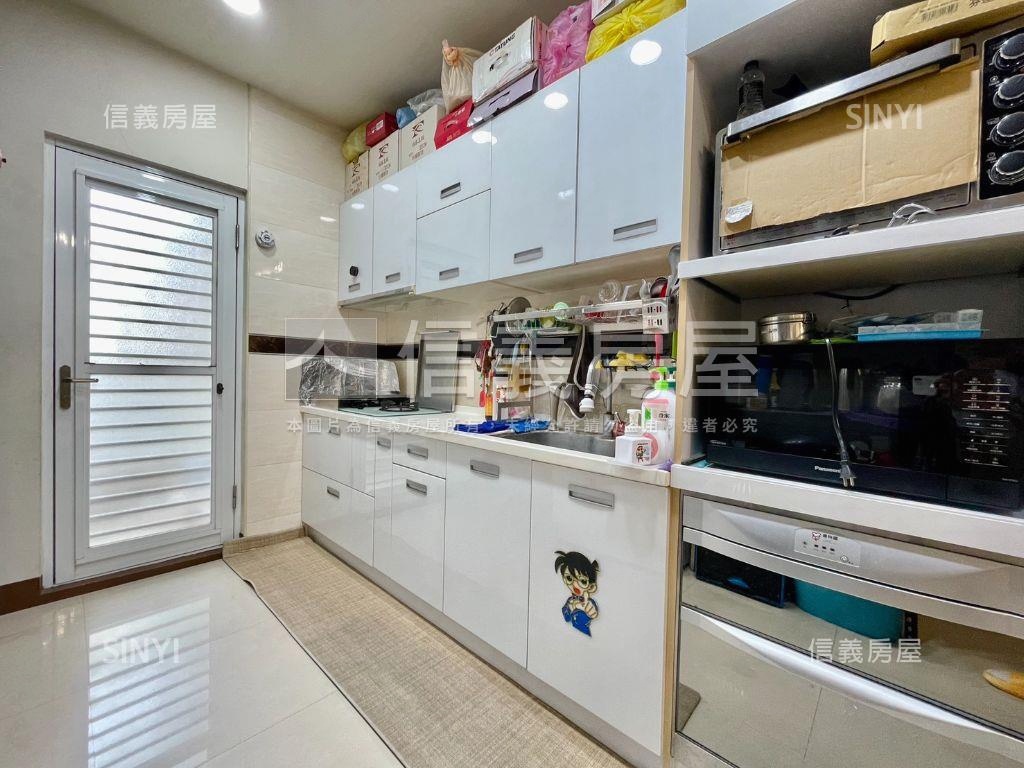 頂新特區溫馨成家車墅房屋室內格局與周邊環境