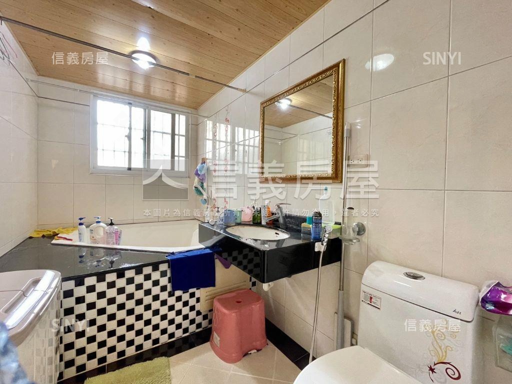 頂新特區溫馨成家車墅房屋室內格局與周邊環境