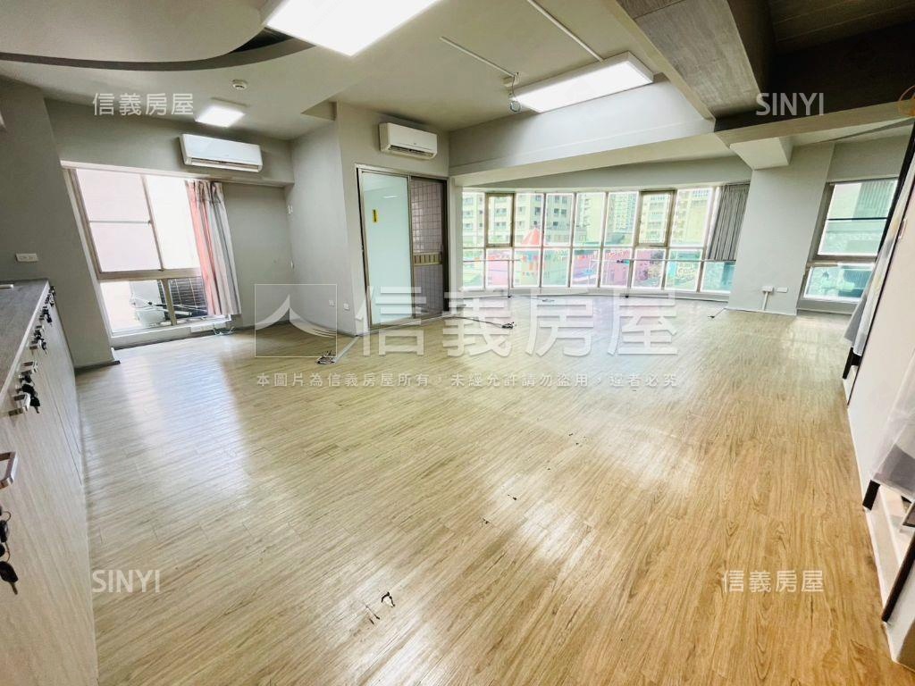 Ｒ１５捷運站三角窗房屋室內格局與周邊環境